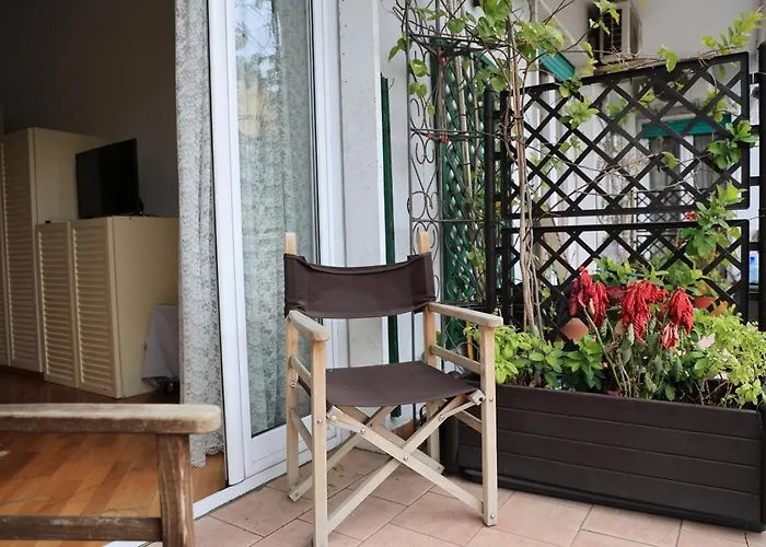 Bernadette Νάπολη