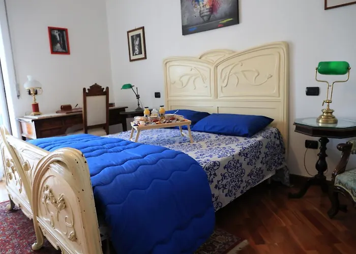 Bernadette * Νάπολη