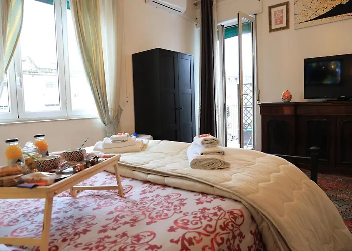 Bernadette Νάπολη